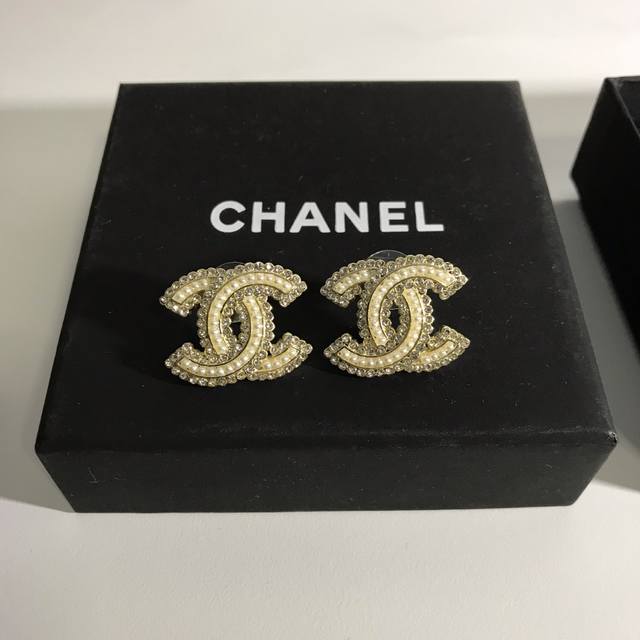 Chanel 香奈儿新款 耳钉 小香耳环时髦配饰 款式好还不够 细节完胜才算真厉害 个性又精致 925纯银